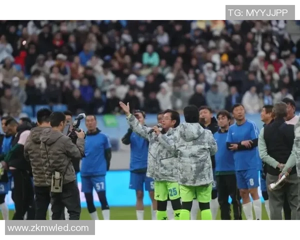 超级足球明星节目表演带你领略足坛传奇与激情碰撞的精彩瞬间