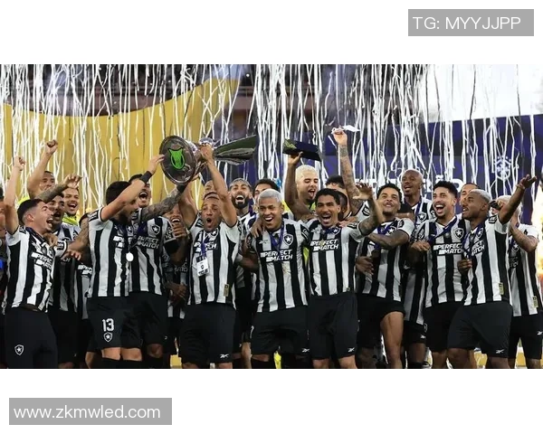 足球明星与他们的俱乐部关系揭秘各大联赛明星球员的归属与成就分析