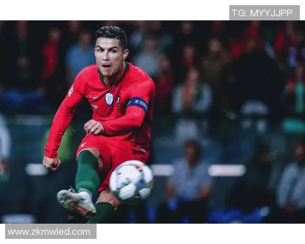 足球巨星精彩瞬间汇聚盘点尽显风采与技艺的混剪集锦