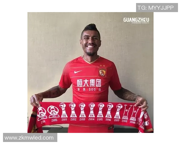 足球明星品尝中餐的精彩瞬间与美味体验分享视频